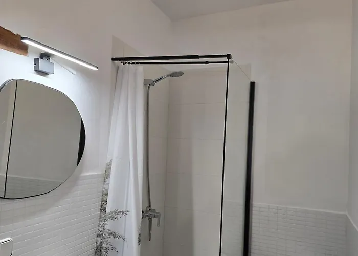 Locum-con Parking Gratis Lägenhet